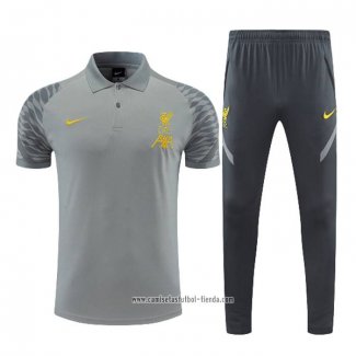 Conjunto Polo del Liverpool 2022 2023 Gris